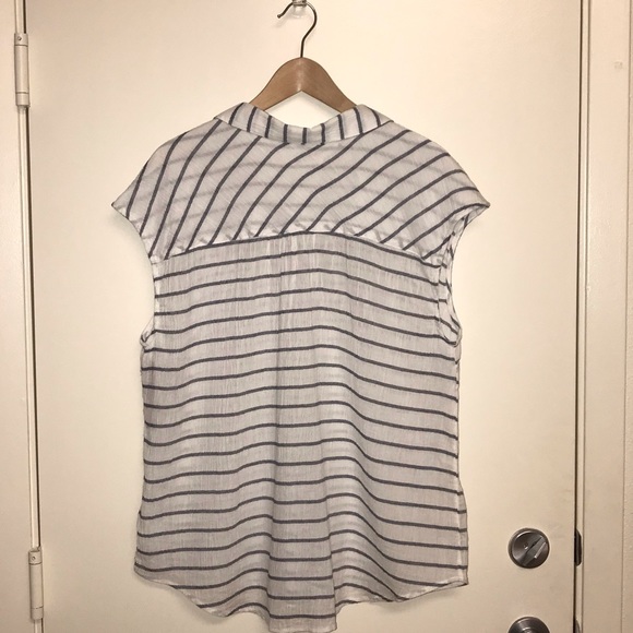 🌴3/$20 Merona Seersucker Button Down Top white B… - Picture 2 of 8